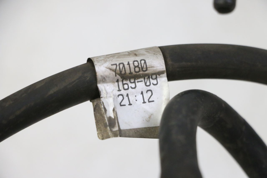 photo de EINSPRITZVENTILE SCHLAUCH PIAGGIO MP3 RL 250 (2006 - 2010) - Zoom auf Gebrauchszustand