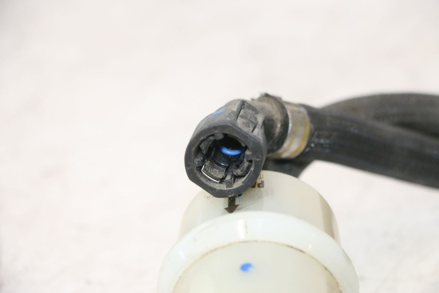 photo de EINSPRITZVENTILE SCHLAUCH PEUGEOT SATELIS 125 (2013 - 2018) - Zoom auf Gebrauchszustand