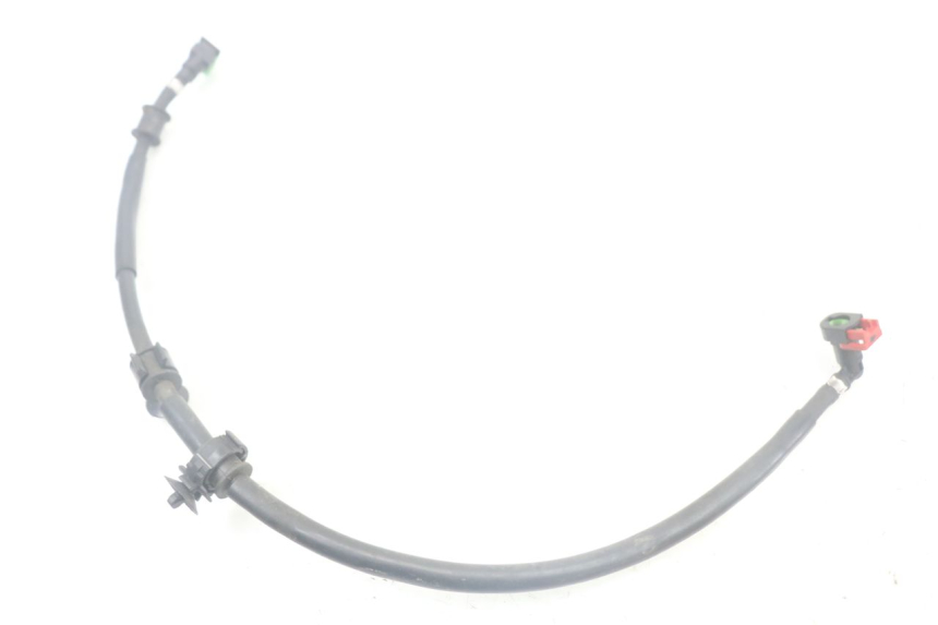 photo de KRAFTSTOFFLEITUNG YAMAHA XMAX X-MAX ABS 125 (2017 - 2020) - Zoom auf Gebrauchszustand