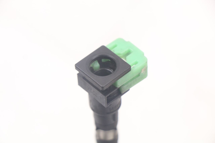 photo de KRAFTSTOFFLEITUNG YAMAHA XMAX X-MAX ABS 125 (2017 - 2020) - Alternative Perspektive