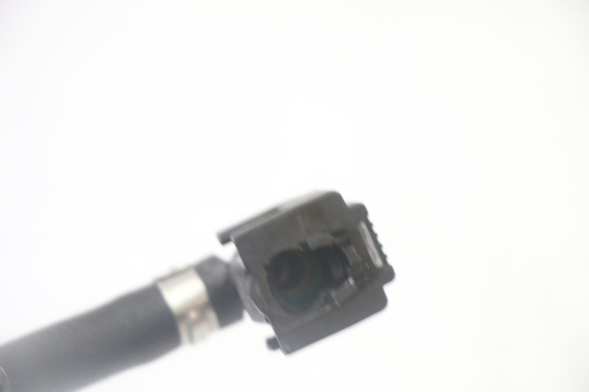 photo de EINSPRITZVENTILE SCHLAUCH YAMAHA YZ-F YZF 250 (2014 - 2018) - Technische Nahaufnahme