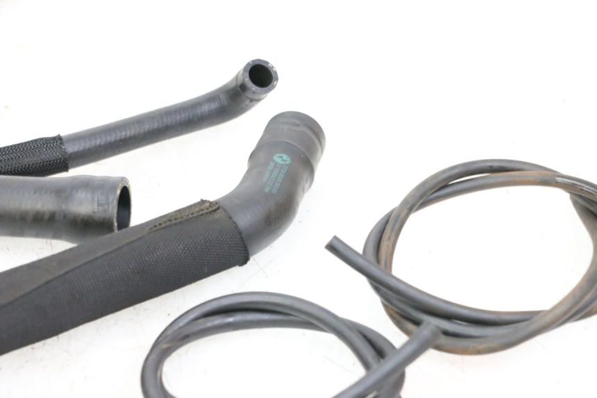 photo de KÜHLERSCHLAUCH BMW S RR ABS S1000RR 1000 (2015 - 2018) - Details der Befestigungspunkte