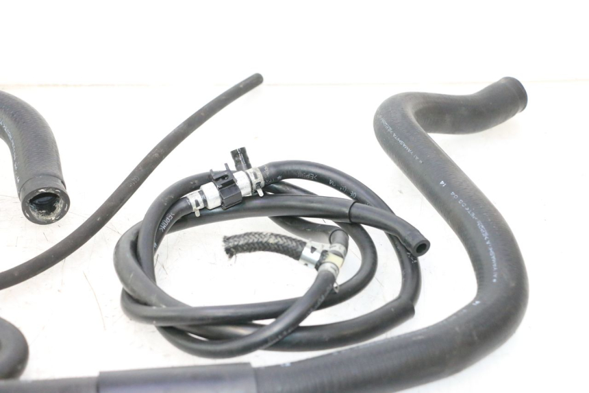 photo de KÜHLERSCHLAUCH HONDA FJS SILVER WING SILVERWING 400 (2005 - 2008) - Details der Befestigungspunkte