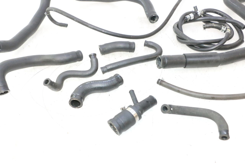 photo de KÜHLERSCHLAUCH HONDA FJS SILVER WING SILVERWING 400 (2005 - 2008) - Oberflächenzustand und Material