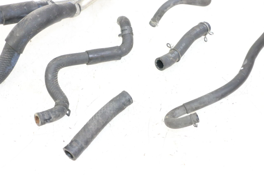 photo de KÜHLERSCHLAUCH HONDA FORZA ABS 300 (2013 - 2017) - Details der Befestigungspunkte