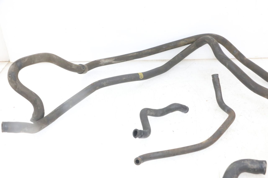 photo de KÜHLERSCHLAUCH PIAGGIO MP3 LT 300 (2010 - 2016) - Details der Befestigungspunkte