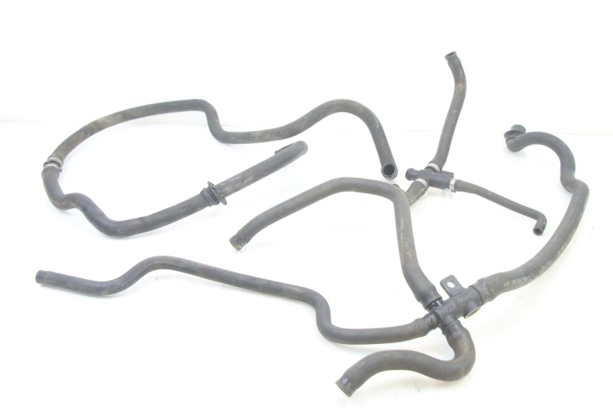 photo de KÜHLERSCHLAUCH PIAGGIO VESPA GRANTURISMO 125 (2003 - 2007) - Hauptansicht