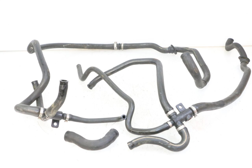 photo de KÜHLERSCHLAUCH PIAGGIO VESPA GRANTURISMO 200 (2004 - 2005) - Hauptansicht