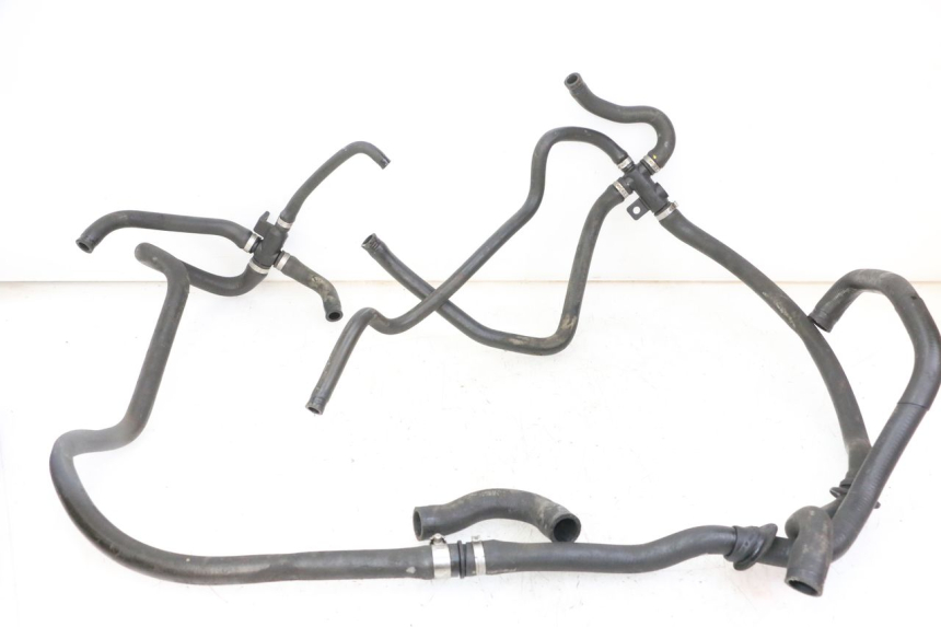 photo de KÜHLERSCHLAUCH PIAGGIO VESPA GRANTURISMO 200 (2004 - 2005) - Zoom auf Gebrauchszustand