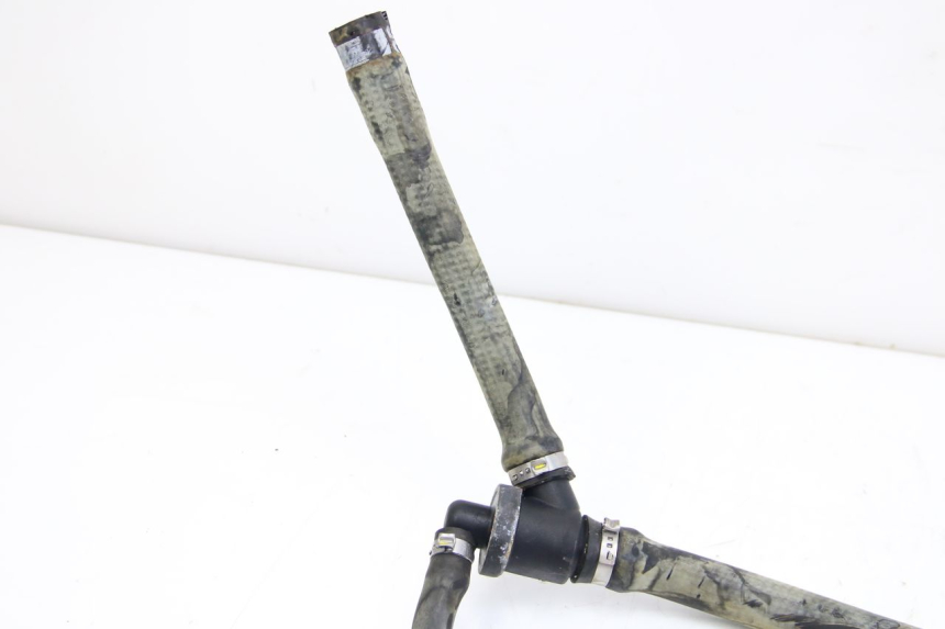 photo de KÜHLERSCHLAUCH PIAGGIO VESPA GTS SUPER IE 125 (2009 - 2016) - Oberflächenzustand und Material