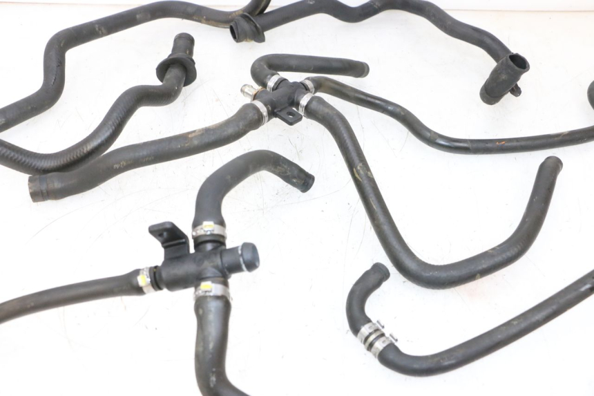 photo de KÜHLERSCHLAUCH PIAGGIO VESPA GTS SUPER IE 125 (2009 - 2016) - Detailansicht des Bauteils