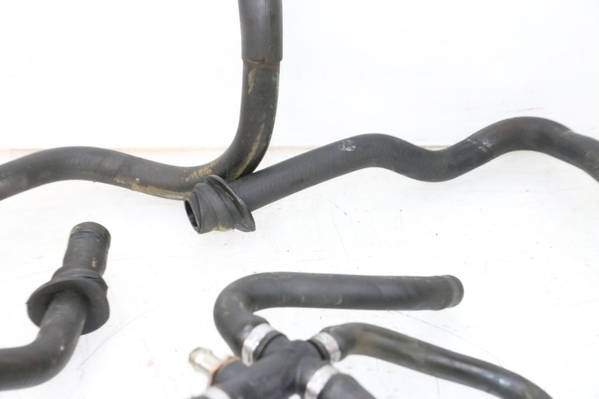 photo de KÜHLERSCHLAUCH PIAGGIO VESPA GTS SUPER IE 125 (2009 - 2016) - Alternative Perspektive