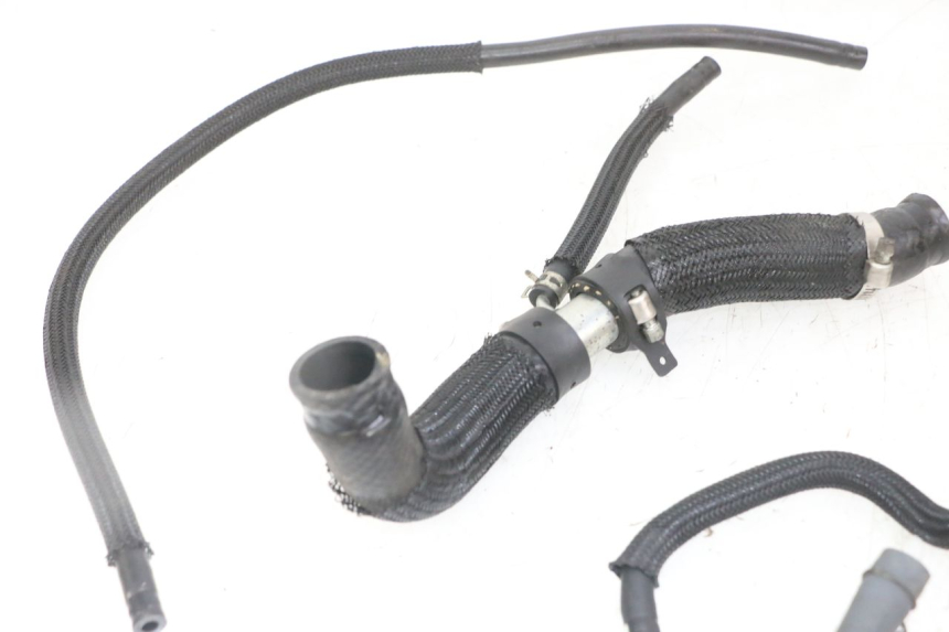 photo de KÜHLERSCHLAUCH YAMAHA XJ6 ABS 600 (2008 - 2016) - Oberflächenzustand und Material