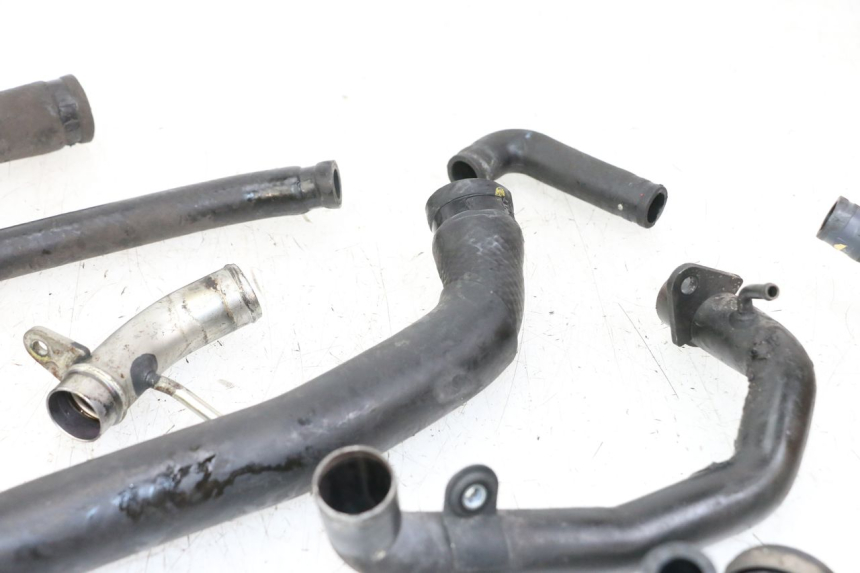 photo de KÜHLERSCHLAUCH YAMAHA FZ1 FAZER 1000 (2007 - 2009) - Details der Befestigungspunkte