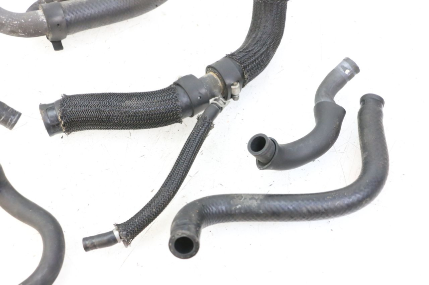 photo de KÜHLERSCHLAUCH YAMAHA XJ6 600 (2008 - 2016) - Zoom auf Gebrauchszustand