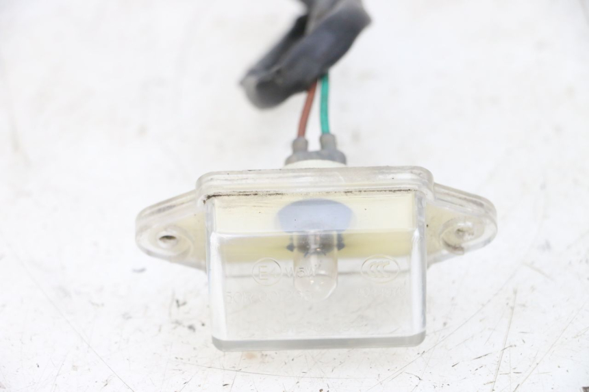 photo de KENNZEICHENBELEUCHTUNG KYMCO AGILITY RS 4T 50 (2009 - 2013) - Detailansicht des Bauteils