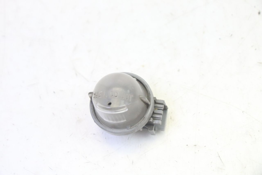 photo de KENNZEICHENBELEUCHTUNG SUZUKI BURGMAN 125 (2007 - 2014) - Zoom auf Gebrauchszustand