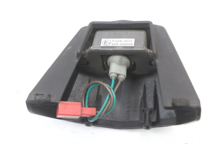 photo de KENNZEICHENBELEUCHTUNG KYMCO DINK STREET 125 (2009 - 2014) - Detailansicht des Bauteils