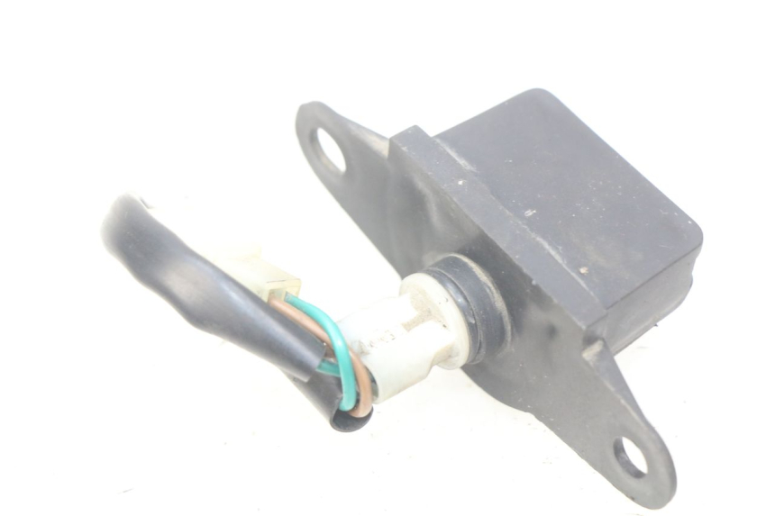 photo de KENNZEICHENBELEUCHTUNG HONDA FES PANTHEON 2T 125 (1998 - 2002) - Zoom auf Gebrauchszustand