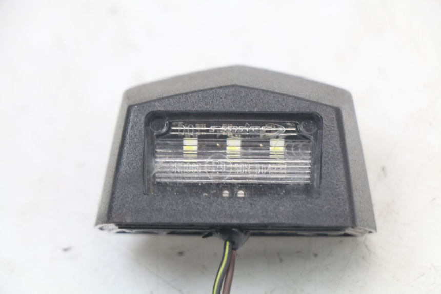 photo de KENNZEICHENBELEUCHTUNG HUSQVARNA SVARTPILEN 401 (2018 - 2023) - Zoom auf Gebrauchszustand