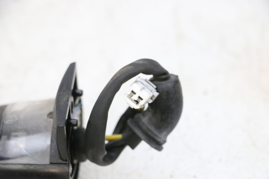 photo de KENNZEICHENBELEUCHTUNG PIAGGIO MP3 HPE 300 (2019 - 2026) - Zoom auf Gebrauchszustand