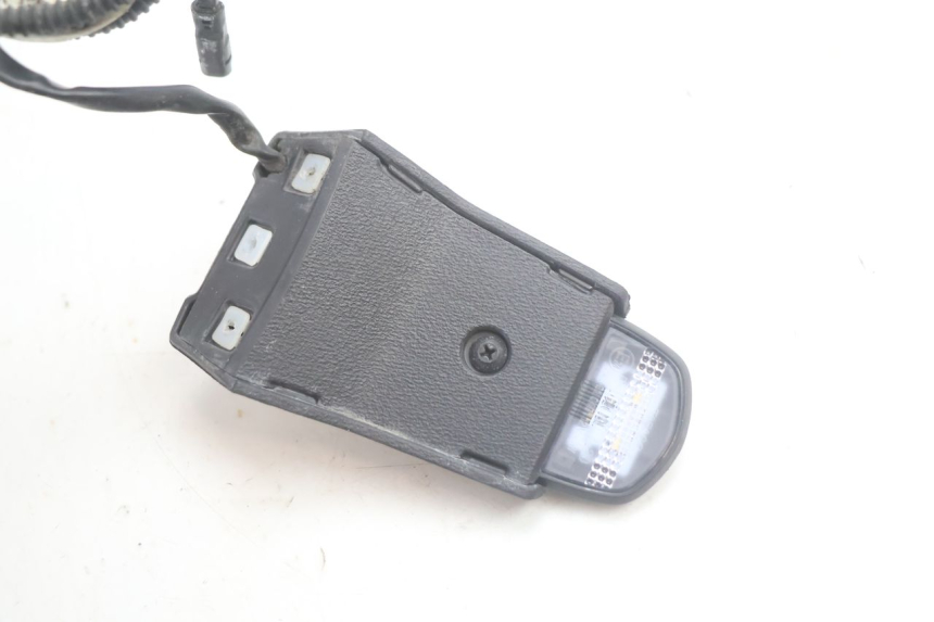 photo de KENNZEICHENBELEUCHTUNG PIAGGIO MP3 HPE 530 (2022 - 2026) - Zoom auf Gebrauchszustand