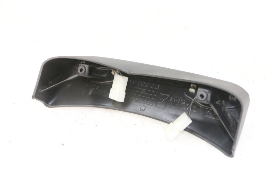 photo de KENNZEICHENBELEUCHTUNG PIAGGIO MP3 LT 300 (2010 - 2016) - Detailansicht des Bauteils