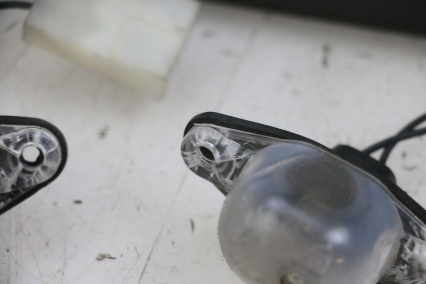 photo de KENNZEICHENBELEUCHTUNG PIAGGIO MP3 RL 250 (2006 - 2010) - Geprüftes Gebrauchtteil