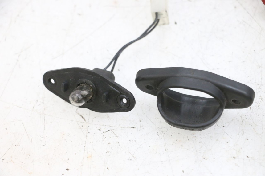 photo de KENNZEICHENBELEUCHTUNG PIAGGIO MP3 500 (2016 - 2018) - Technische Nahaufnahme