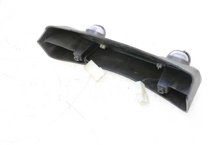 photo de KENNZEICHENBELEUCHTUNG PIAGGIO MP3 RL 250 (2006 - 2010) - Details der Befestigungspunkte
