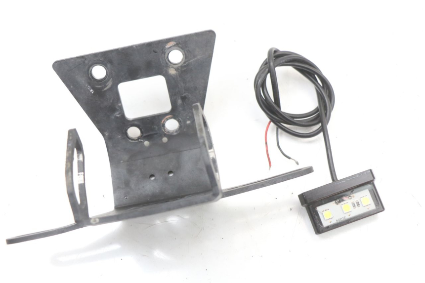 photo de KENNZEICHENBELEUCHTUNG KAWASAKI NINJA 400 (2018 - 2023) - Zoom auf Gebrauchszustand