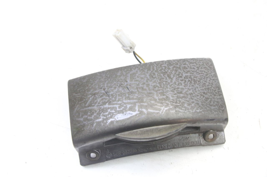 photo de KENNZEICHENBELEUCHTUNG PIAGGIO VESPA GRANTURISMO 125 (2003 - 2007) - Zoom auf Gebrauchszustand