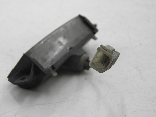 photo de KENNZEICHENBELEUCHTUNG PIAGGIO X8 125 (2004 - 2007) - Detailansicht des Bauteils