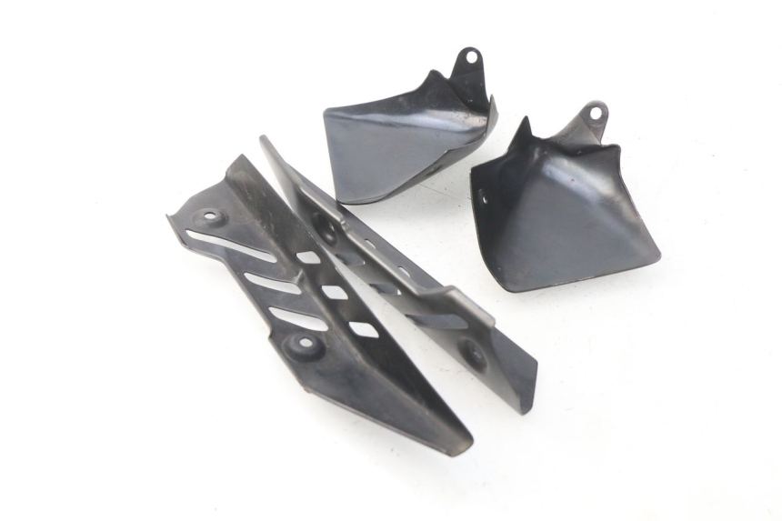 photo de KÜHLER VERKLEIDUNG MV AGUSTA BRUTALE R WALLY 910 (2008 - 2008) - Detailansicht des Bauteils