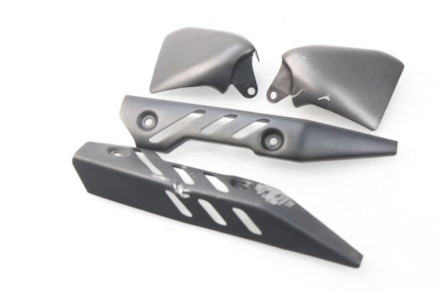 photo de KÜHLER VERKLEIDUNG MV AGUSTA BRUTALE R WALLY 910 (2008 - 2008) - Alternative Perspektive