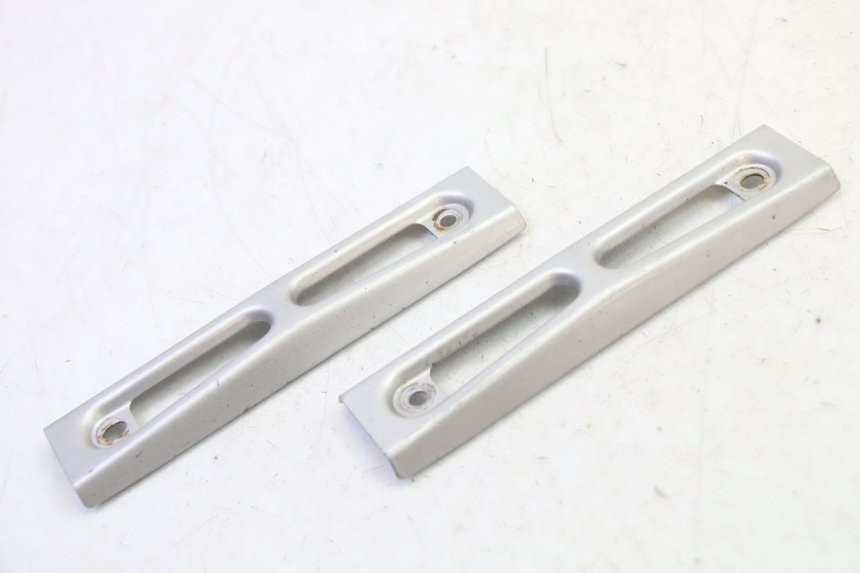 photo de KÜHLER VERKLEIDUNG YAMAHA FZ6 N FAZER 600 (2004 - 2006) - Detailansicht des Bauteils