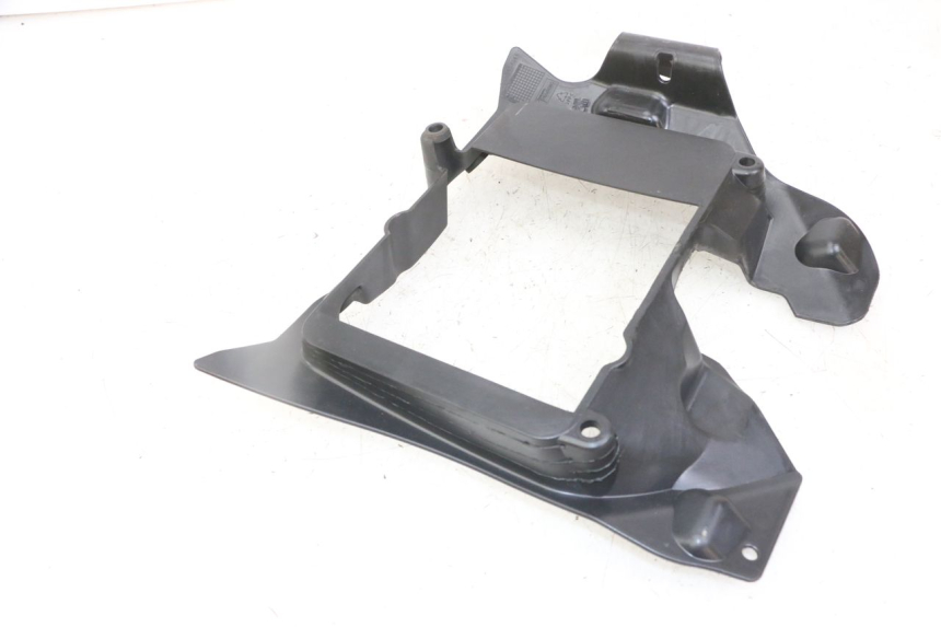 photo de KÜHLER VERKLEIDUNG PIAGGIO IE MP3 YOURBAN 300 (2011 - 2016) - Zoom auf Gebrauchszustand