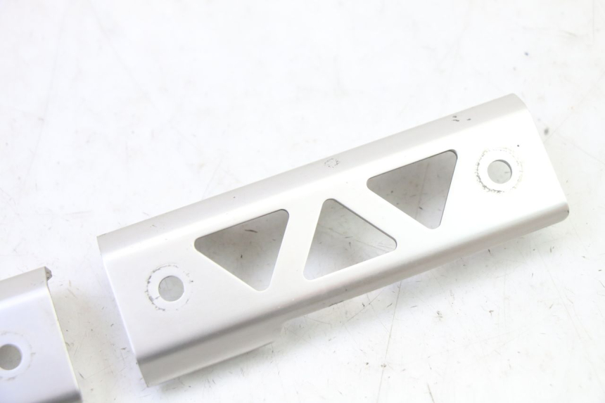 photo de KÜHLER VERKLEIDUNG SUZUKI SV S 650 (2003 - 2009) - Zoom auf Gebrauchszustand