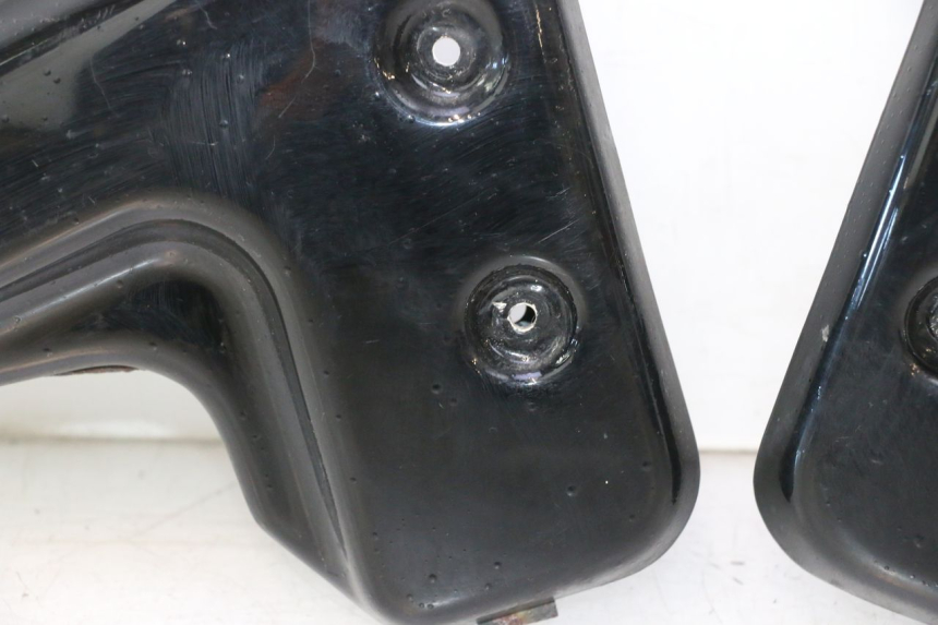 photo de KÜHLER VERKLEIDUNG YAMAHA XJR 1300 (1998 - 2002) - Zoom auf Gebrauchszustand