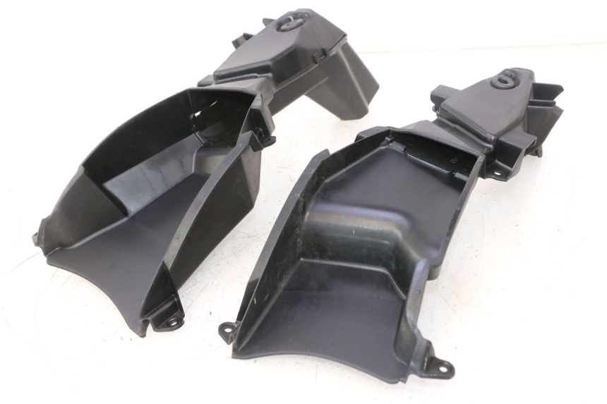 photo de KÜHLER VERKLEIDUNG YAMAHA YZF R6 600 (2008 - 2009) - Detailansicht des Bauteils