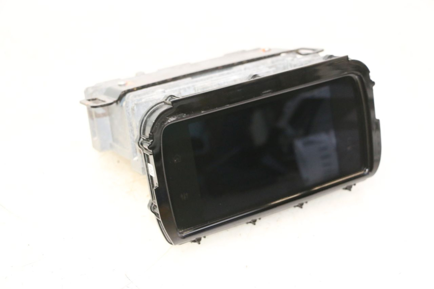 photo de MULTIMEDIA-DISPLAY HARLEY DAVIDSON ROAD GLIDE FLTRXSE 1920 (2018 - 2022) - Oberflächenzustand und Material