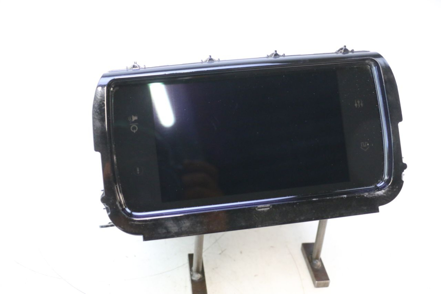photo de MULTIMEDIA-DISPLAY HARLEY DAVIDSON ROAD GLIDE FLTRXSE 1920 (2018 - 2022) - Details der Befestigungspunkte