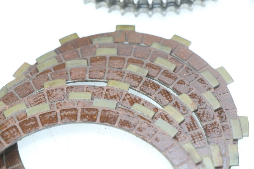 photo de KUPPLUNG ROYAL ENFIELD BULLET CLASSIC 500 (2017 - 2020) - Fokus auf die Struktur