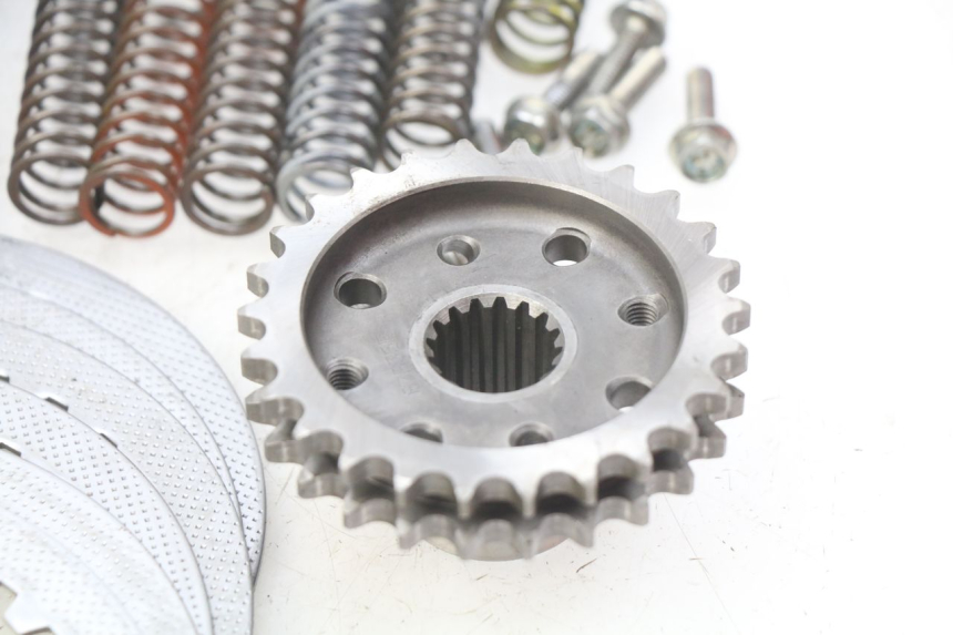 photo de KUPPLUNG ROYAL ENFIELD BULLET CLASSIC 500 (2017 - 2020) - Details der Befestigungspunkte