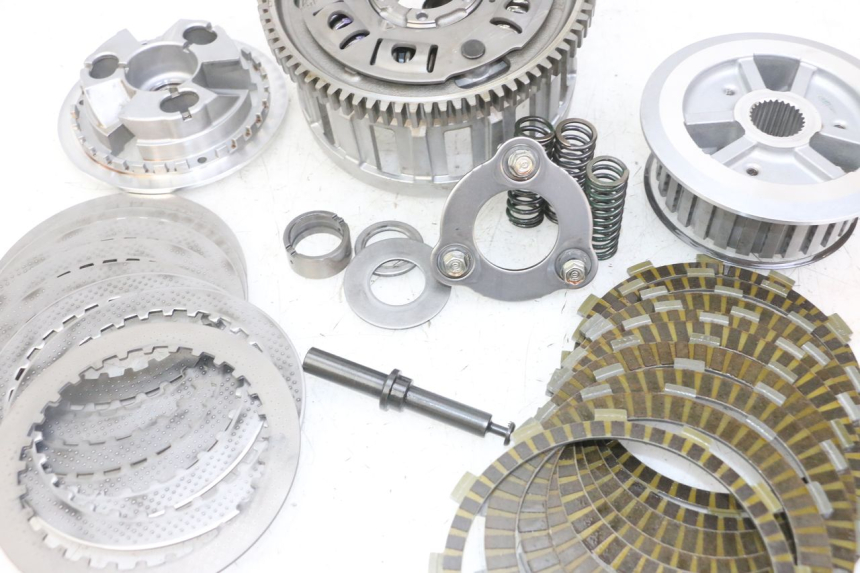 photo de KUPPLUNG HONDA CB R 1000 (2018 - 2023) - Zoom auf Komponenten