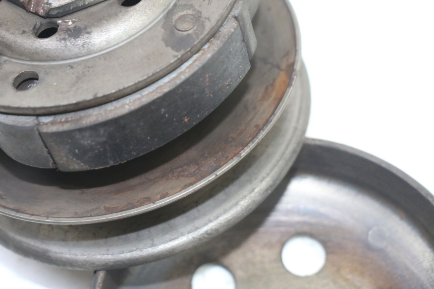 photo de KUPPLUNG PEUGEOT ELYSTAR 50 (2002 - 2014) - Details der Befestigungspunkte