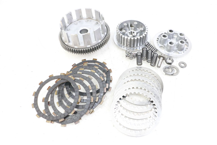 photo de KUPPLUNG SUZUKI GSX E 250 (1982 - 1983) - Hauptansicht