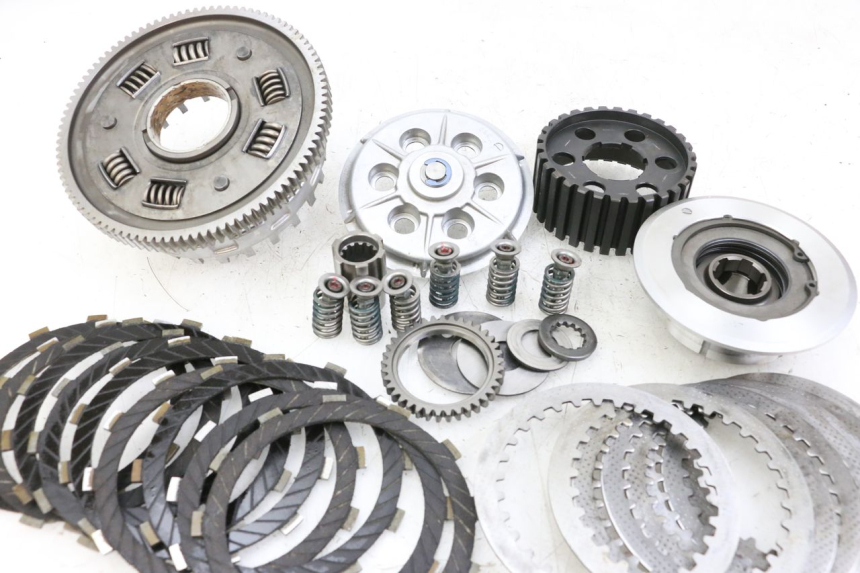 photo de KUPPLUNG KAWASAKI GTR 1000 (1994 - 2004) - Oberflächenzustand und Material