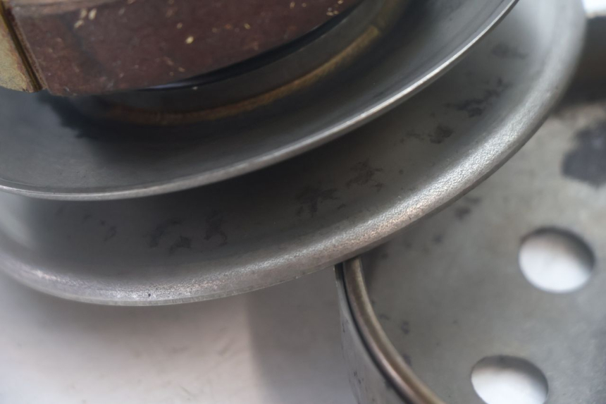 photo de KUPPLUNG PEUGEOT KISBEE 4T 50 (2010 - 2017) - Details der Befestigungspunkte