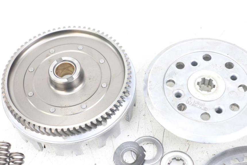 photo de KUPPLUNG RIEJU MRT 50 (2018 - 2021) - Details der Befestigungspunkte